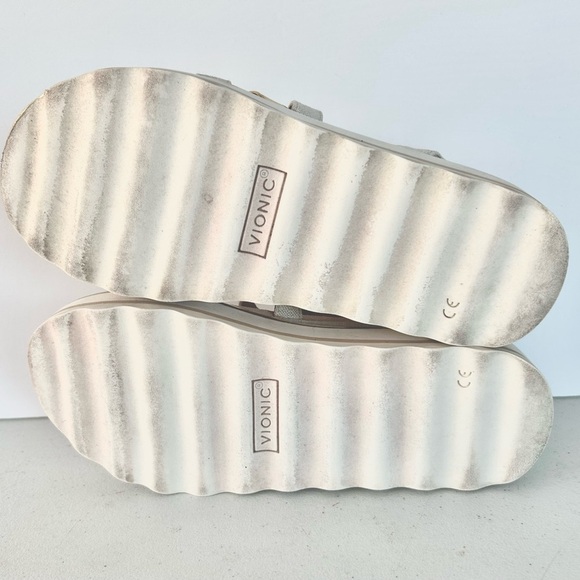 Vionic!-Kellyn Criss Cross Strapy Velcro, Women's White and Gold Sandals Size 7 - Picture 5 of 6